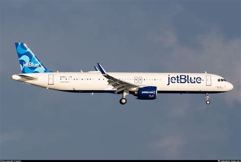 N J Jetblue Airways Airbus A Nx Photo By David L Id