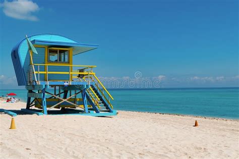 Blauer Rettungsschwimmer Am Strand Von Miami Im Sommer Bademeister Bei