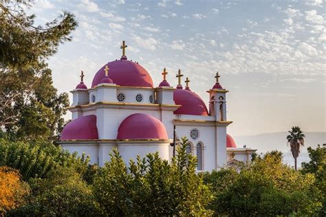 Premium Photo The Greek Orthodox Church Of The Holy Apostles By The