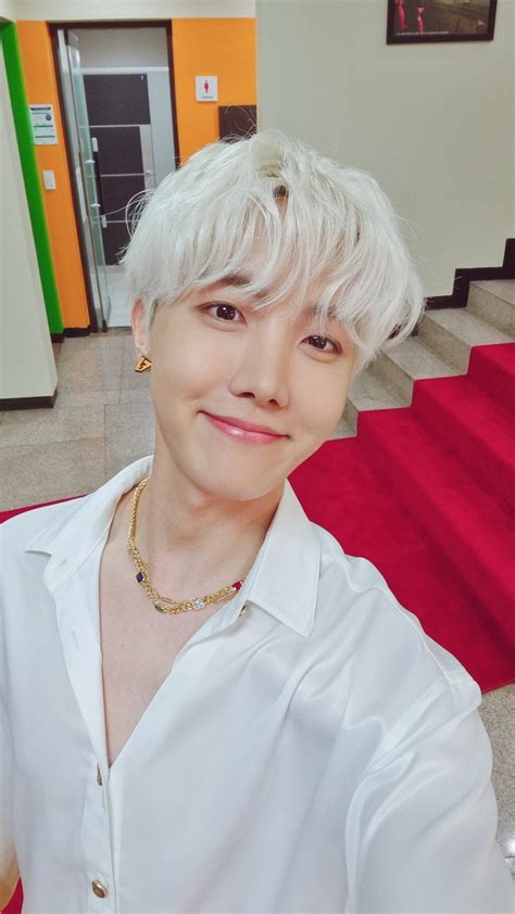 8 Top Tier Photos Of J Hope With Platinum Blonde Hair To Prove That He Totally Nails This Look