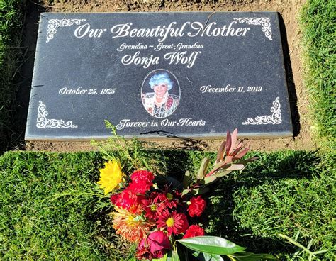 Sonja Wolf 1925 2019 Find a Grave äreminne