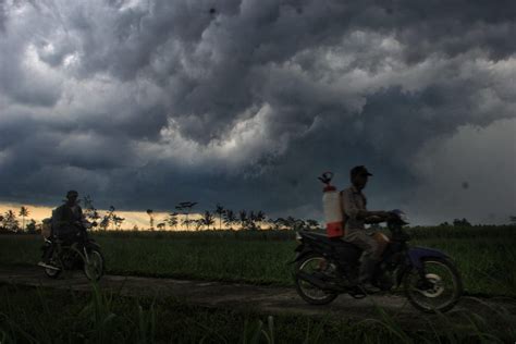 Waspada Cuaca Ekstrem Di Malang Raya Hingga Sepekan Ke Depan Ini