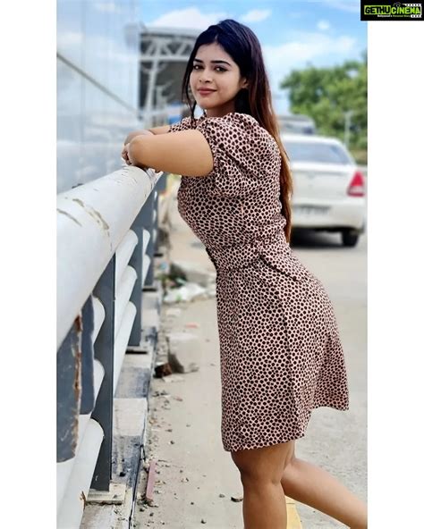 Dharsha Gupta Instagram 🥰முடியாது என எதையும் விட்டு விடாதே