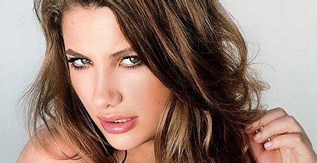 Miriam Giovanelli le sue scene più hot