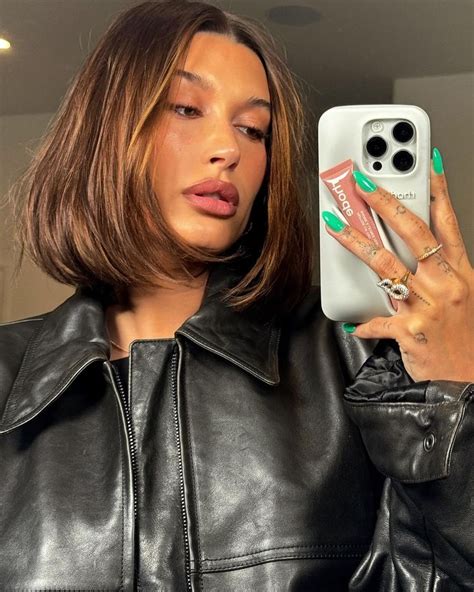 Hailey Bieber Returns To Short Hair For Coachella In Hailey