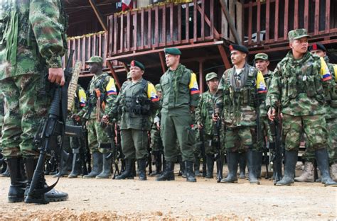 En Imágenes La Guerrilla Más Antigua Del Mundo Camina Hacia La Vida Sin Armas