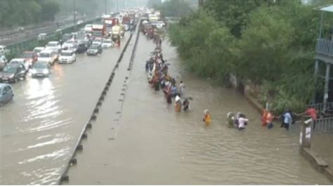 Rain Batters Delhi Ncr More Showers Predicted Gurugram Issues Wfh