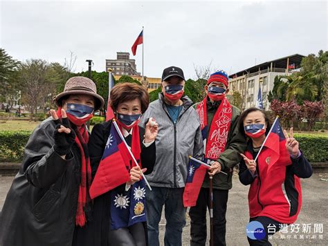 板橋榮家元旦升旗 長輩振臂高呼中華民國萬歲 蕃新聞