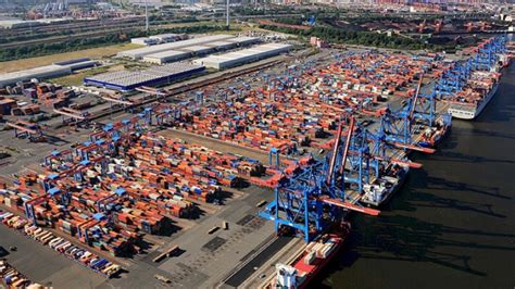 Container Terminals In Germany Hhla Container Terminal Altenwerder In