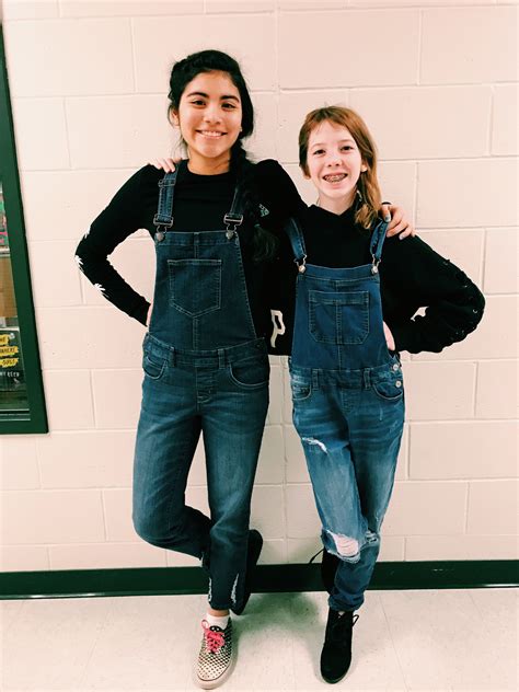 Matching Overalls 🤞🏽♥️ Bfftumblrfashion Tumblr Fashion Fashion