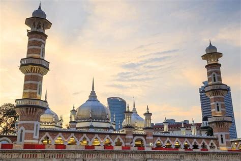 Kuala Lumpur Landmarks Half Day Tour Covering Iconic Sights And