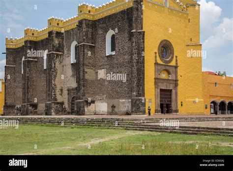 Convento Franciscano De San Gabriel Arcangel In Cholula Mexico