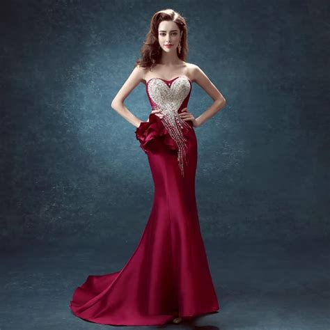 18 25 Year Old Sexy Strapless Sheath Crystal Dress Long Court Train