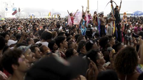 La Multitudinaria Marcha Del Orgullo Gay En R O De Janeiro Desafi Al Nuevo Alcalde Que Se Neg