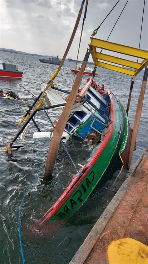 Veja Imagens De Barco Que Naufragou Na Ba A De Guanabara