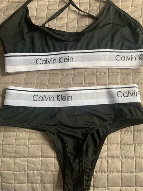 Conjunto Calcinha E Suti Calvin Klein Lingerie Feminina Calvin Klein Nunca Usado
