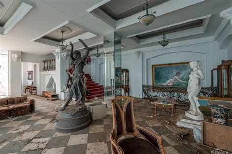 Abandoned Billionaires Mansion Steve Ronin