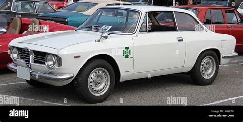 Alfa Romeo Sprint Gt Hi Res Stock Photography And Images Alamy