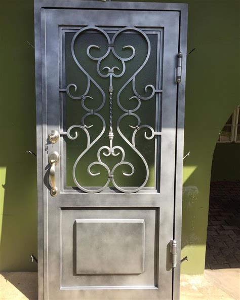 Pin En Wrought Iron Doors