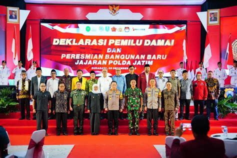 Panglima Tni Hadiri Deklarasi Pemilu Damai Di Surabaya