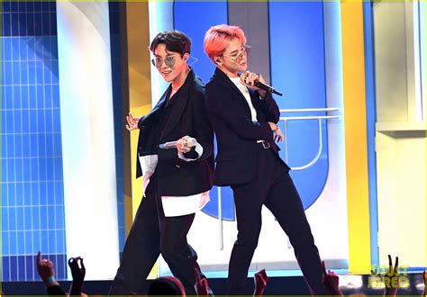 Bts Halsey Slay Their Debut Live Performance Of Boy With Luv At