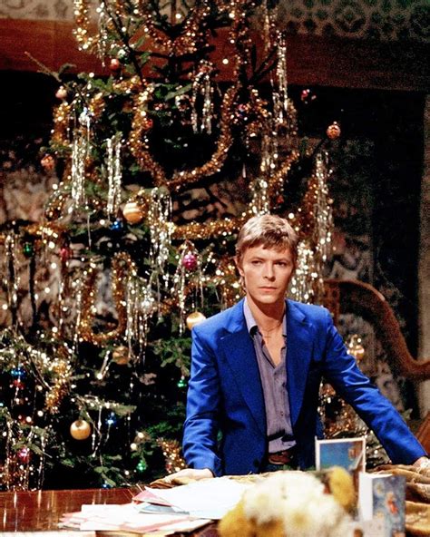 David Bowie filming Bing Crosby Christmas special, 1977 : OldSchoolCool