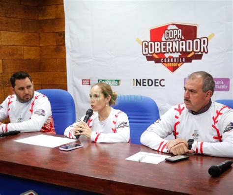 Abuelitos De La Regi N Beneficiados Con La Copa Gobernador Del Dif