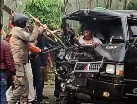 Kecelakaan Maut Akibat Sopir Ngantuk Berat Kendaraan Tabrakan