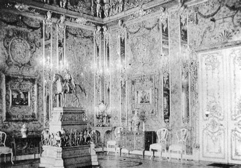 10 Facts About the Lost Amber Room | History Hit