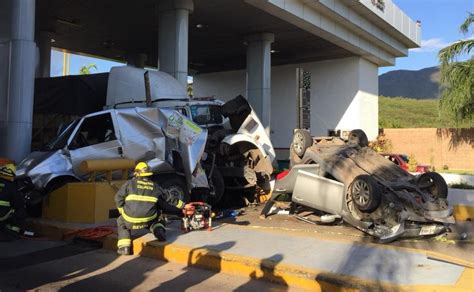 Tráiler Ocasiona Aparatoso Accidente En Caseta De Cobro Del Limón De