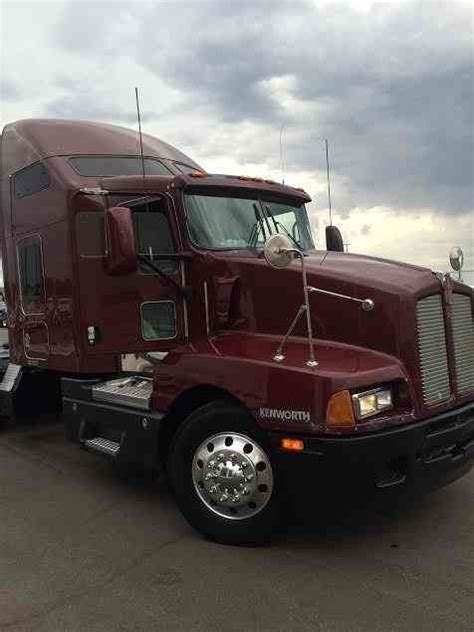 Kenworth T 600 2007 Sleeper Semi Trucks