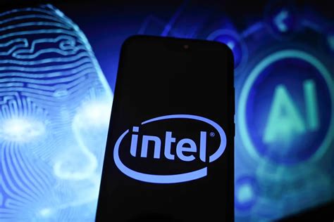 Intel yapay zeka çip anlaşması ile güçlenmeyi hedefliyor SavunmaTR