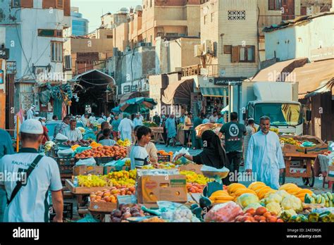 Saudi arabia fruit market hi-res stock photography and images - Alamy