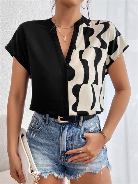 SHEIN Privé Blusa con estampado de dibujo de manga murciélago popover