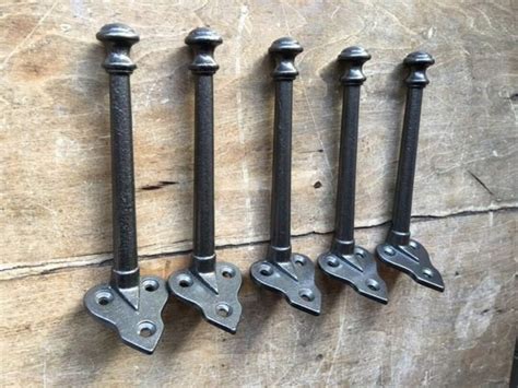 5 X Cast Iron Iron Coat Wall Hooks Victorian Antique Vintage Old Style ...