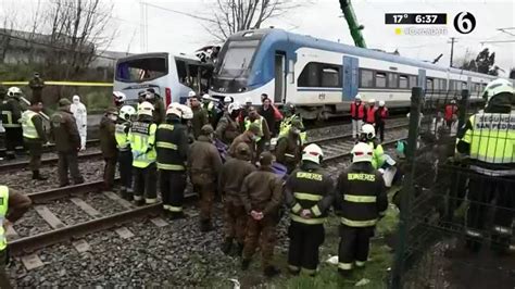 Choque entre tren de pasajeros y un autobús deja 6 muertos en Chile