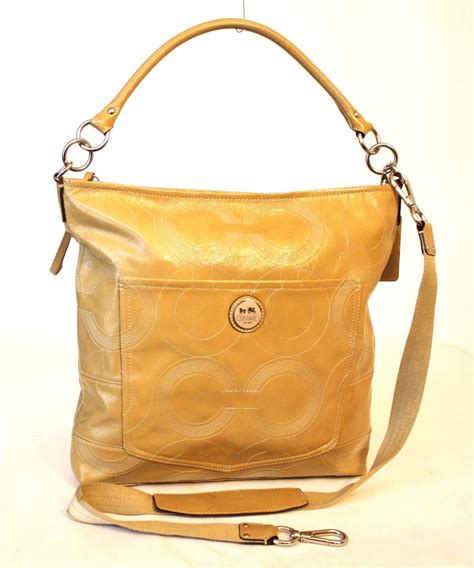 Coachlarge Beige Patent Leather Shoulder Handbag Gem