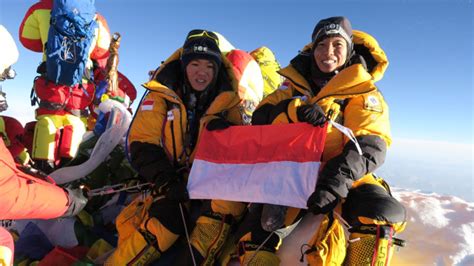 Pendaki Indonesia Yang Taklukkan Puncak Everest Kumparan