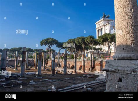 La Colonne De Trajan En Italien Colonna Traiana En Latin Columna