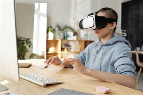 Ways To Bring Augmented And Virtual Reality Into The Classroom