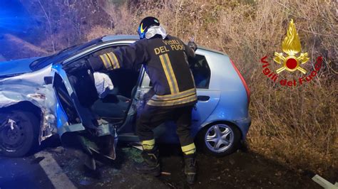 Incidente Nella Notte Sull Ofantina 4 Feriti Trasportati All Ospedale