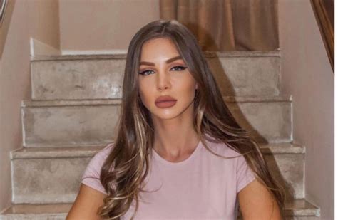Romina Malaspina posó en bikini con un paisaje soñado en Florida Vía