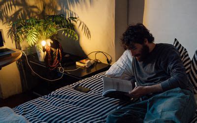 Being Naked In A Dream Possible Interpretations And Meanings