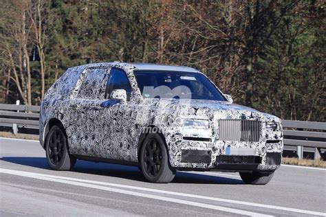 Rolls Royce Cullinan 2018 El Primer Prototipo Ya Circula Por Carretera