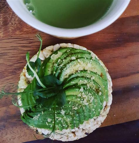 Tortitas De Arroz Con At N Y Aguacate De Kcal Receta F Cil En La