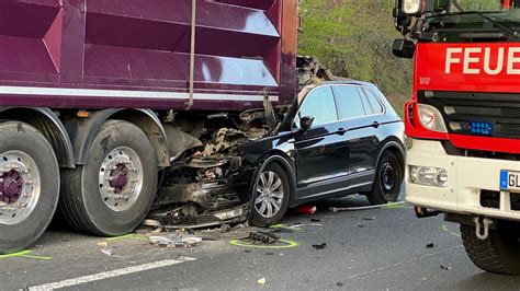 Fahrtrichtung Köln Tödlicher Unfall auf A1 langer Stau