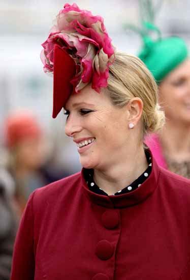 Zara Phillips Cugina Di William E Kate Incinta La Palandrana Rossa