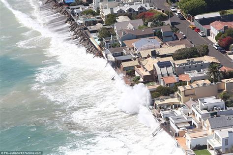 Celebrities Malibu Homes Battered By Huge Waves Daily Mail Online