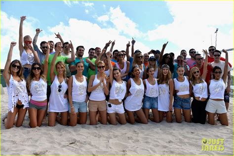 Sports Illustrated Swimsuit Models Beach Volleyball In Miami Photo