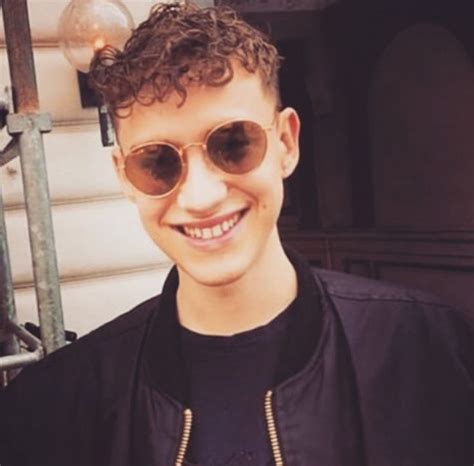 Pin By Ruth Touhey On Y Y Olly Alexander Olly Alexander Sabrina